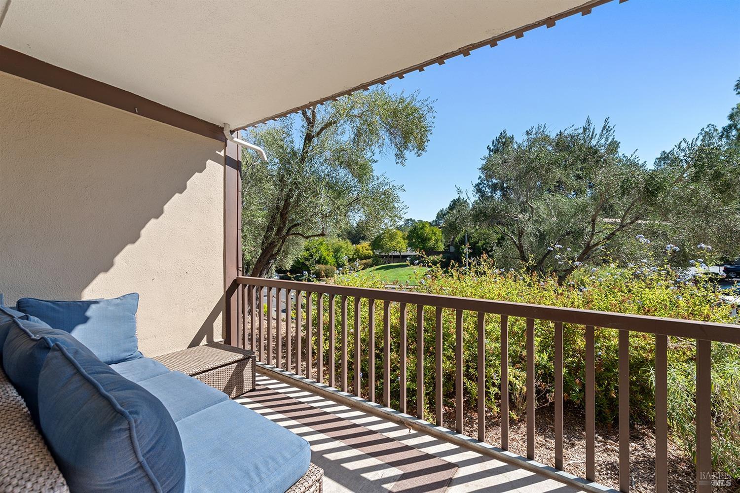 Detail Gallery Image 8 of 30 For 954 Lea Dr, San Rafael,  CA 94903 - 1 Beds | 1 Baths