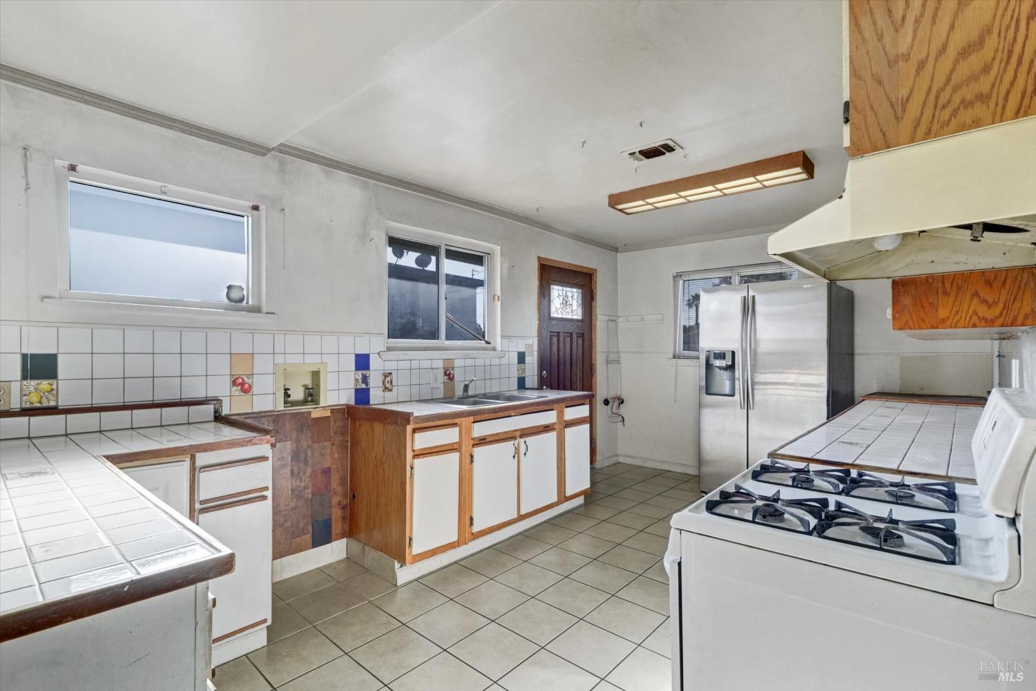 Detail Gallery Image 14 of 28 For 1125 Louisiana St, Vallejo,  CA 94590 - 3 Beds | 1/1 Baths