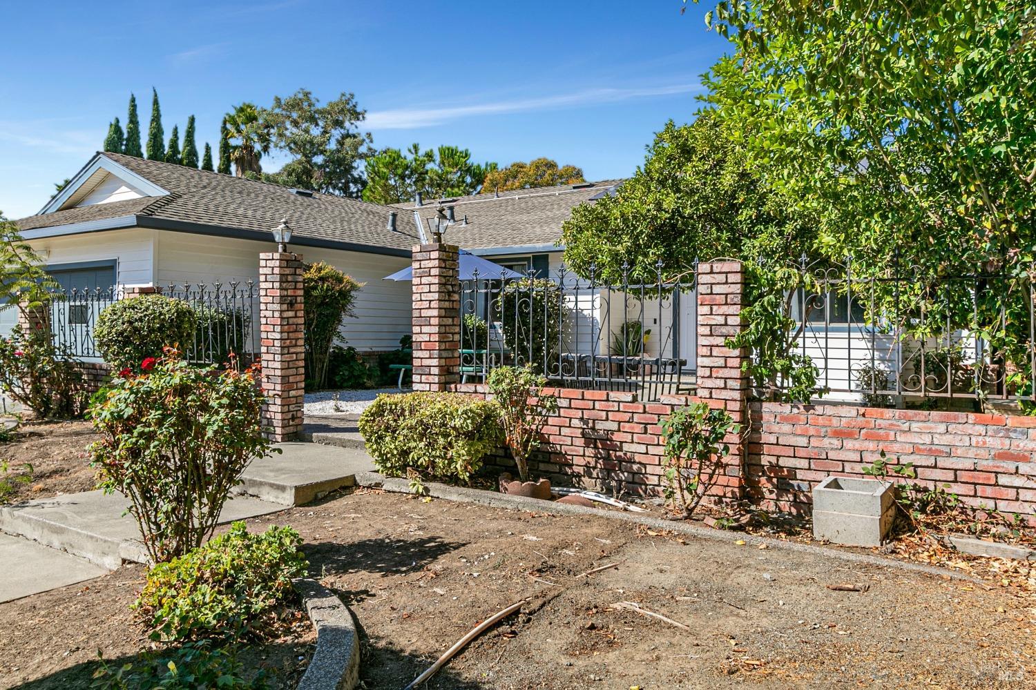 Detail Gallery Image 3 of 38 For 3007 Ponderosa Ct, Fairfield,  CA 94533 - 3 Beds | 2 Baths