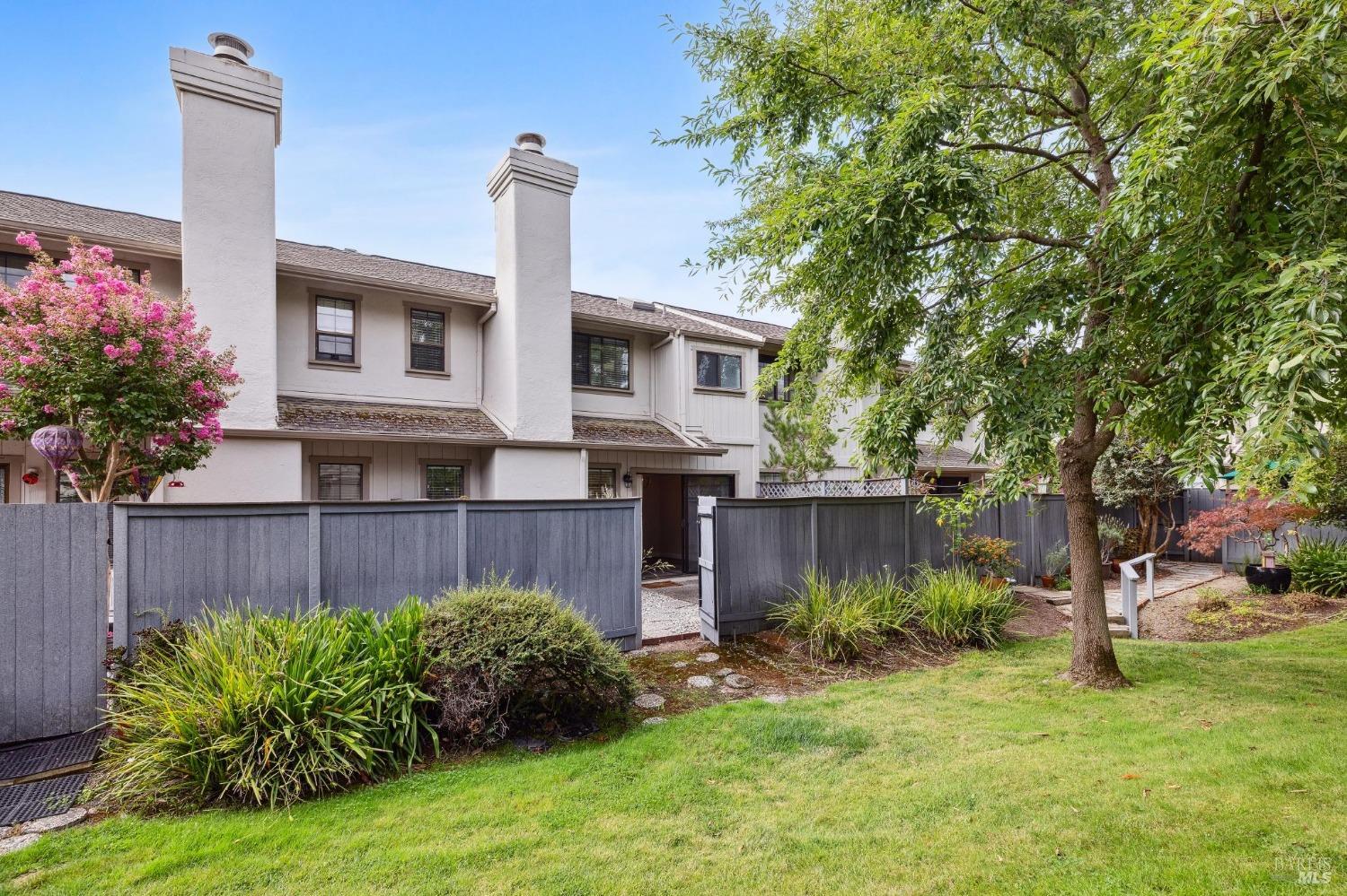 Detail Gallery Image 34 of 41 For 662 Oregon St, Sonoma,  CA 95476 - 2 Beds | 2/1 Baths