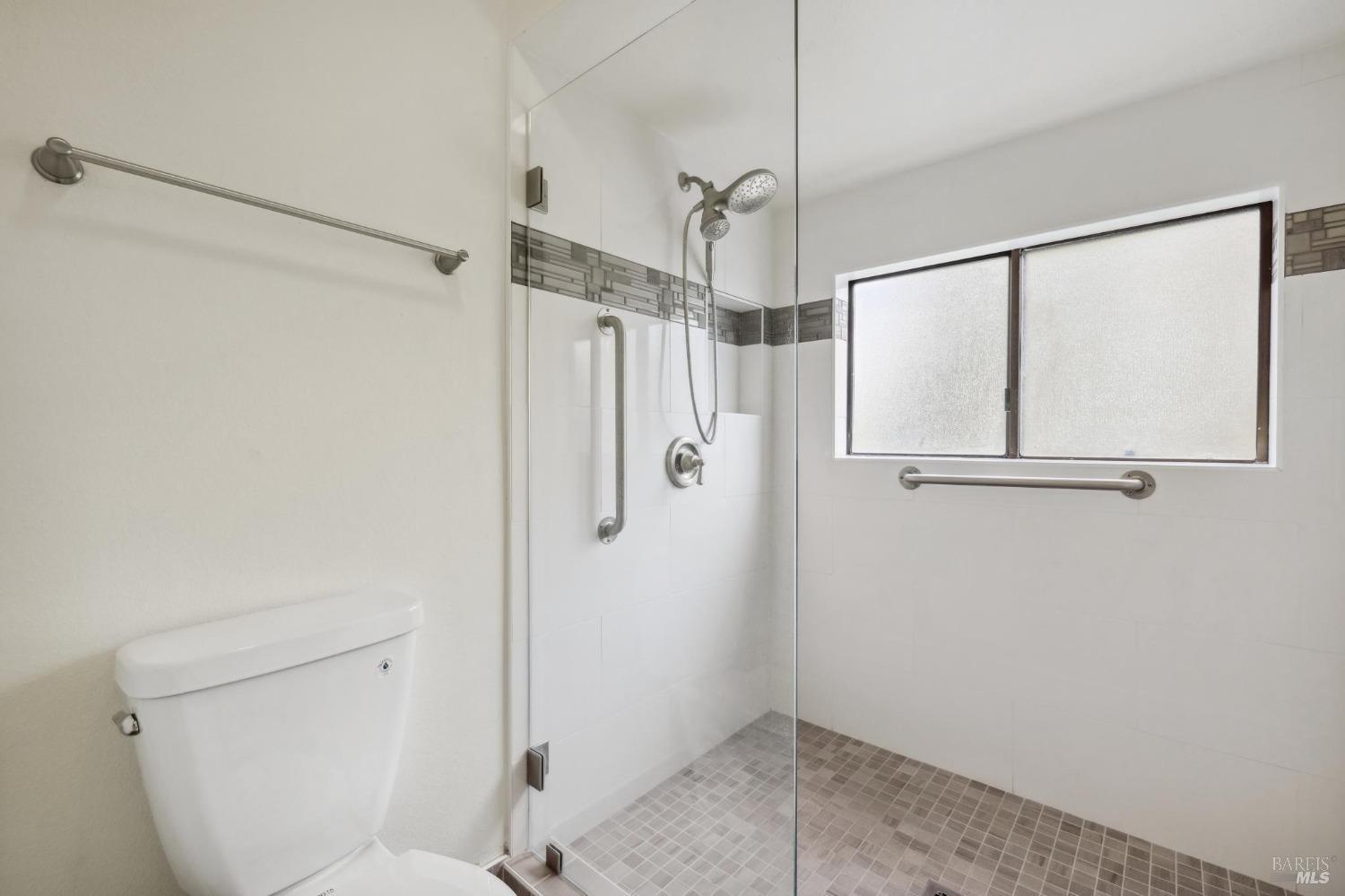 Detail Gallery Image 24 of 41 For 662 Oregon St, Sonoma,  CA 95476 - 2 Beds | 2/1 Baths