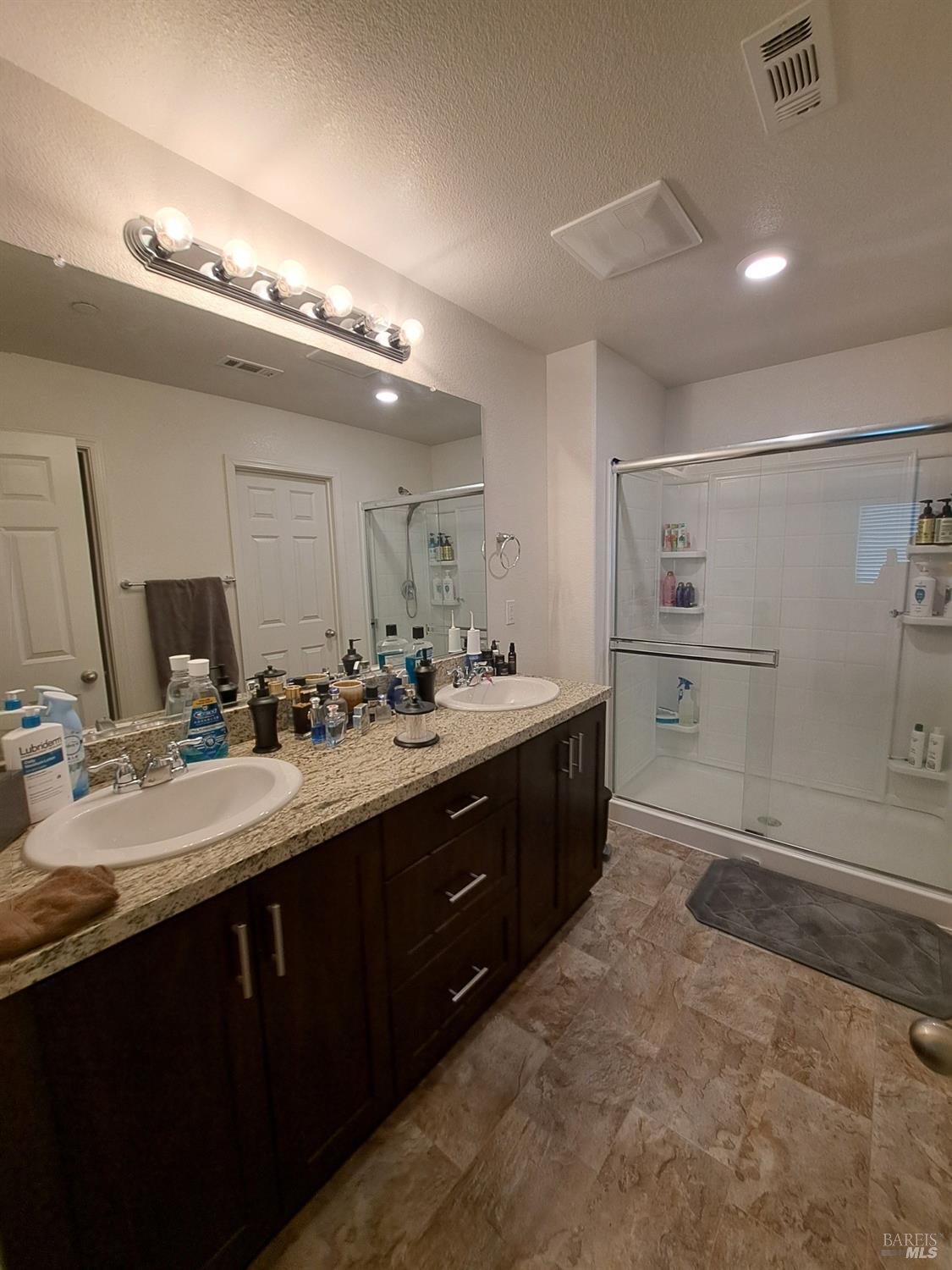 Detail Gallery Image 13 of 22 For 1361 Rex Floyd Ln, Fairfield,  CA 94533 - 3 Beds | 2/1 Baths