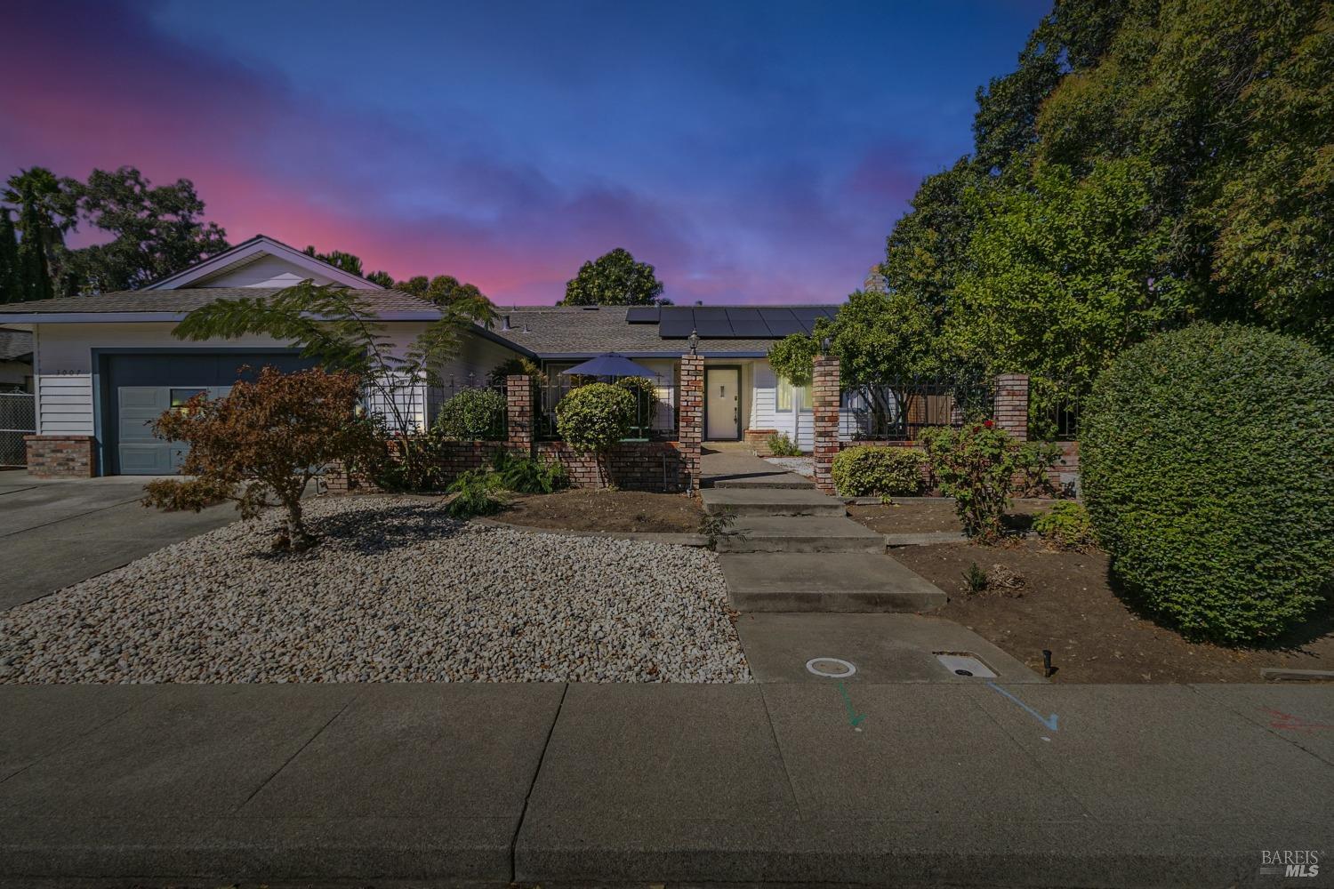 Detail Gallery Image 1 of 38 For 3007 Ponderosa Ct, Fairfield,  CA 94533 - 3 Beds | 2 Baths