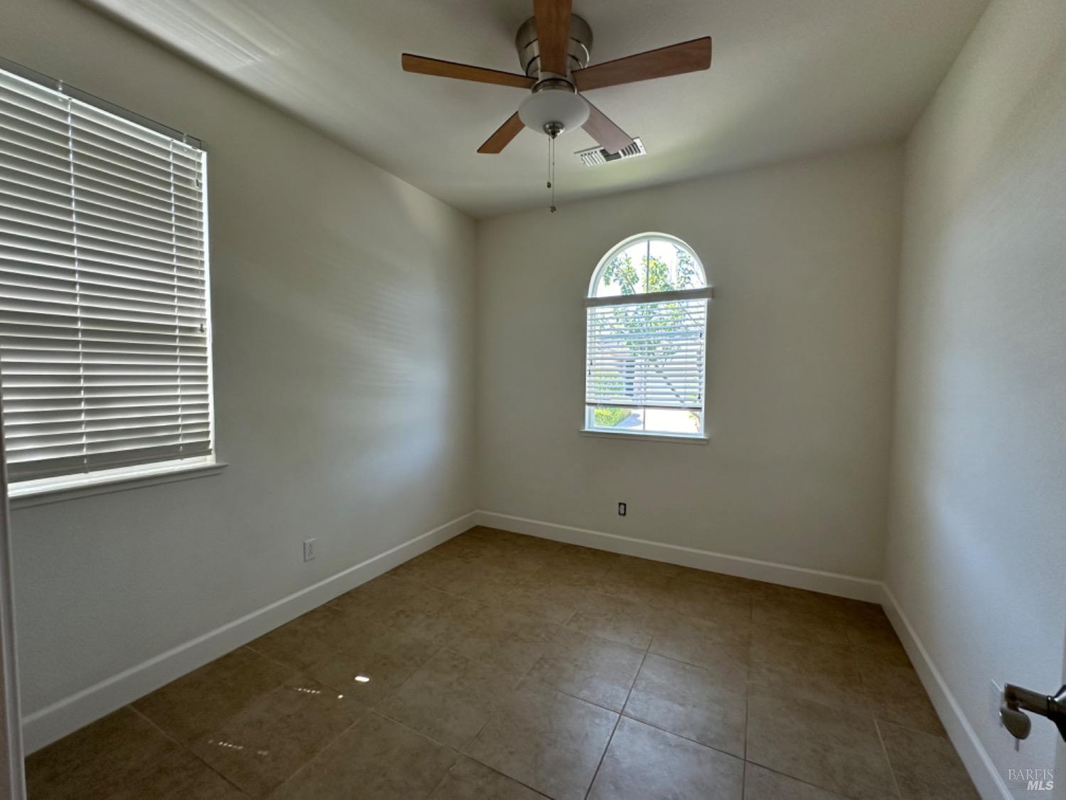 Detail Gallery Image 13 of 23 For 142 Alpine Dr, Rio Vista,  CA 94571 - 2 Beds | 2 Baths