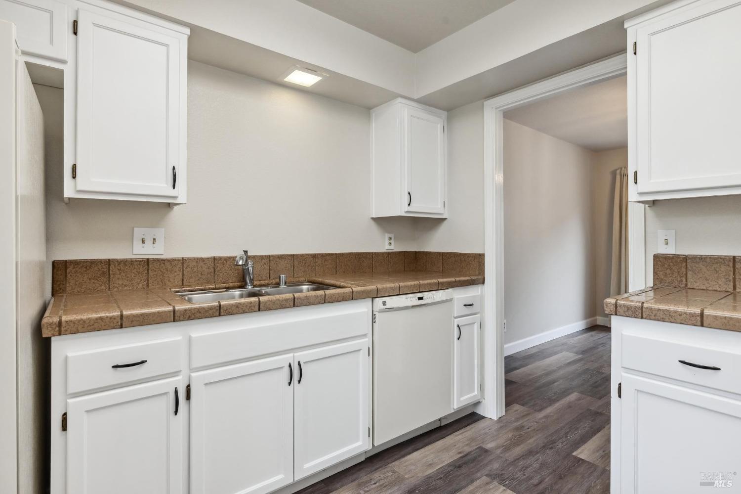 Detail Gallery Image 12 of 41 For 662 Oregon St, Sonoma,  CA 95476 - 2 Beds | 2/1 Baths