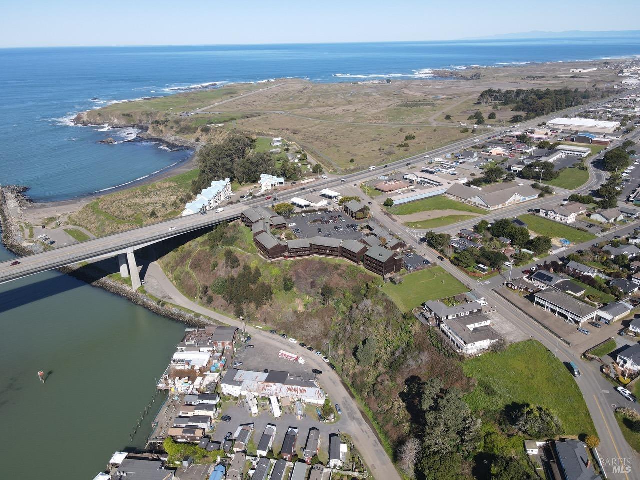 Detail Gallery Image 8 of 20 For 300 N Harbor Dr, Fort Bragg,  CA 95437 - 3 Beds | 2/1 Baths