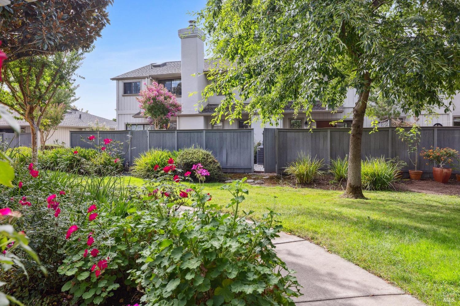 Detail Gallery Image 35 of 41 For 662 Oregon St, Sonoma,  CA 95476 - 2 Beds | 2/1 Baths