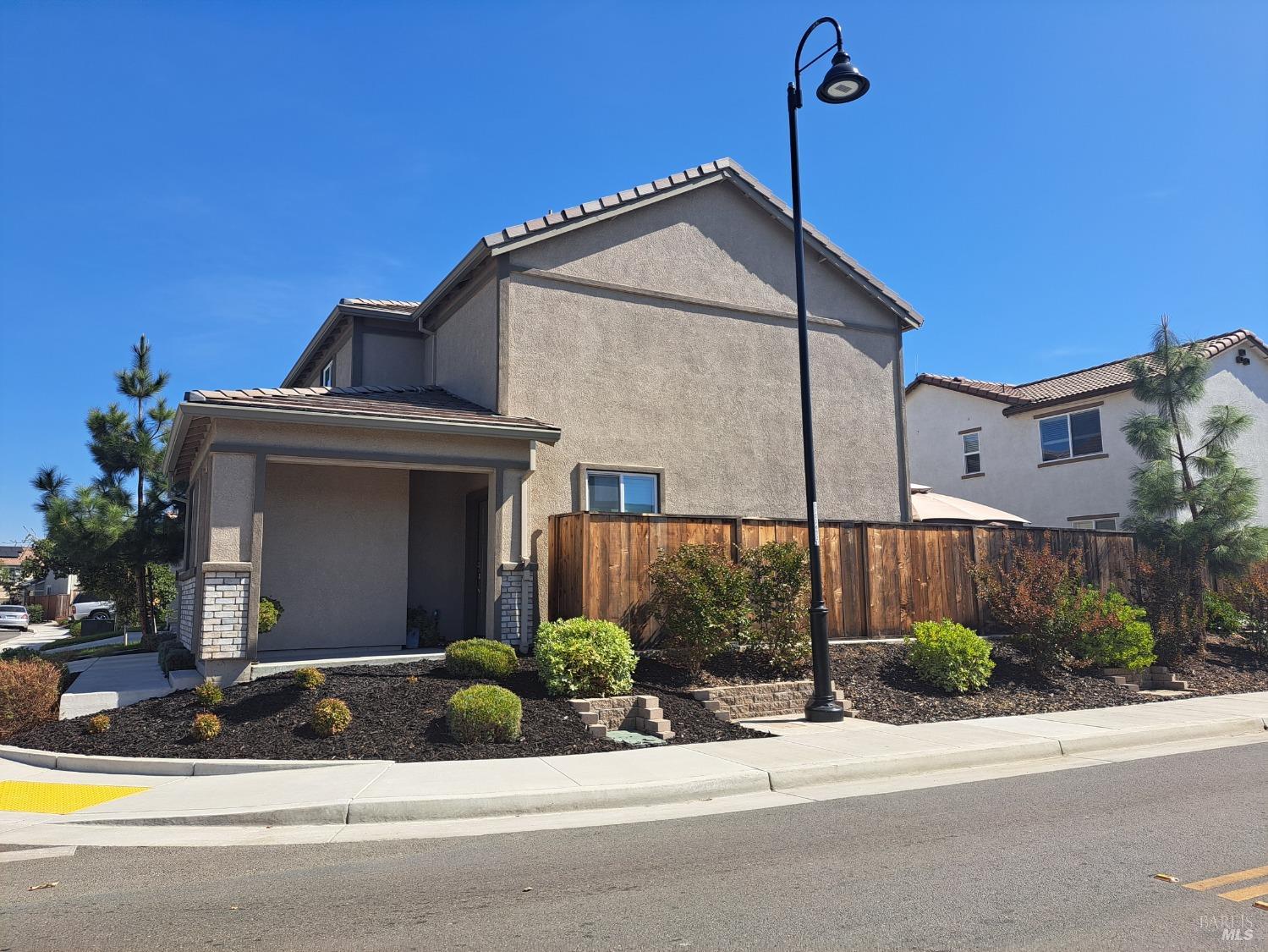 Detail Gallery Image 3 of 22 For 1361 Rex Floyd Ln, Fairfield,  CA 94533 - 3 Beds | 2/1 Baths