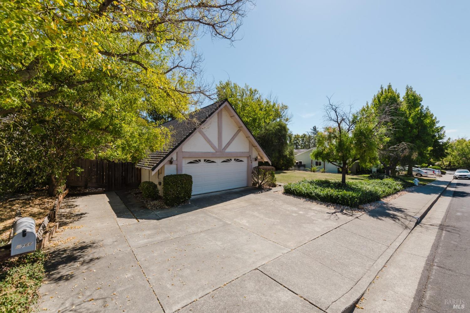 Detail Gallery Image 1 of 32 For 2766 Vista Palomar Unkn, Fairfield,  CA 94534 - 3 Beds | 2 Baths