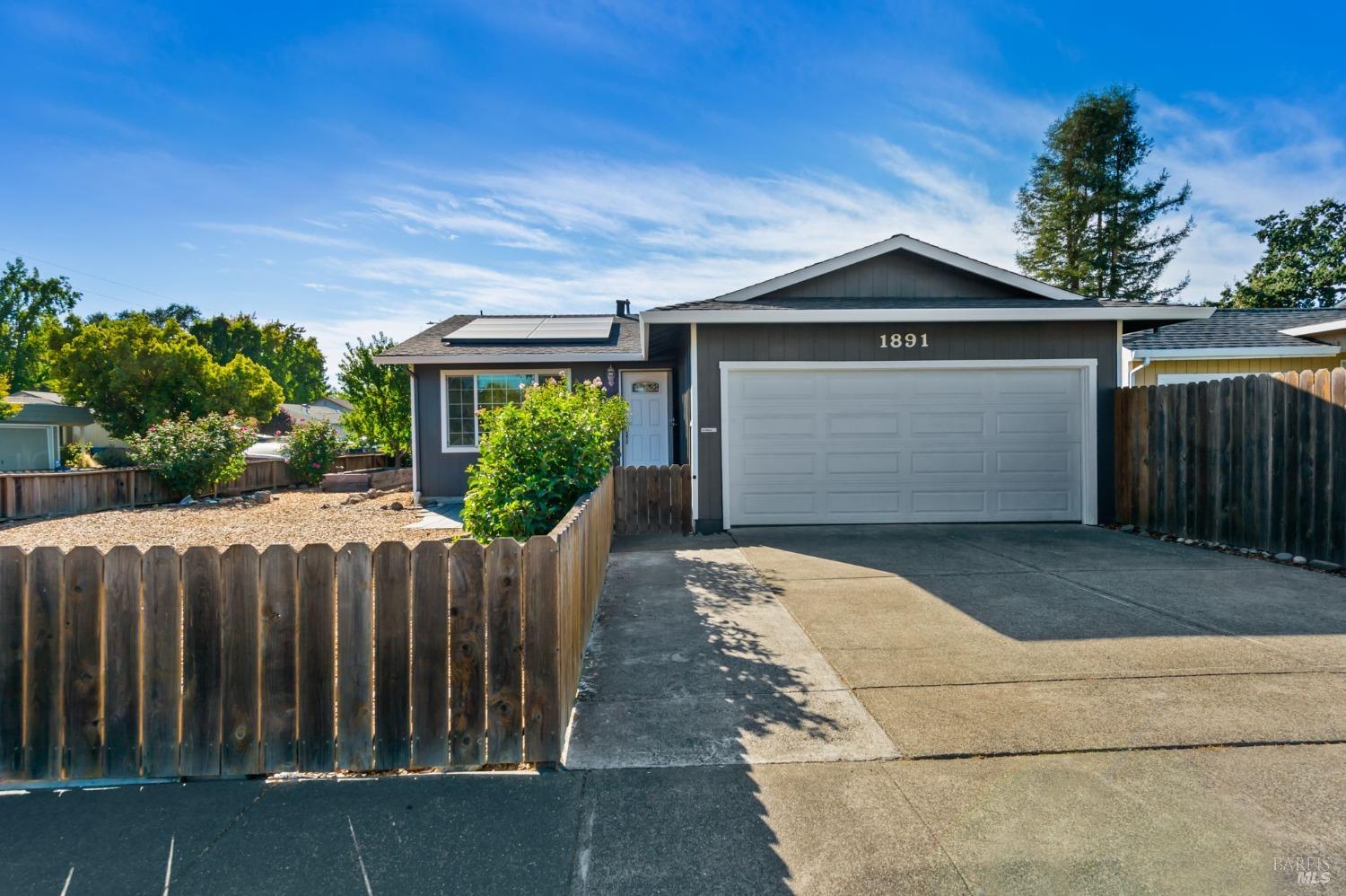 Detail Gallery Image 1 of 1 For 1891 Shelley Dr, Santa Rosa,  CA 95401 - 2 Beds | 1 Baths