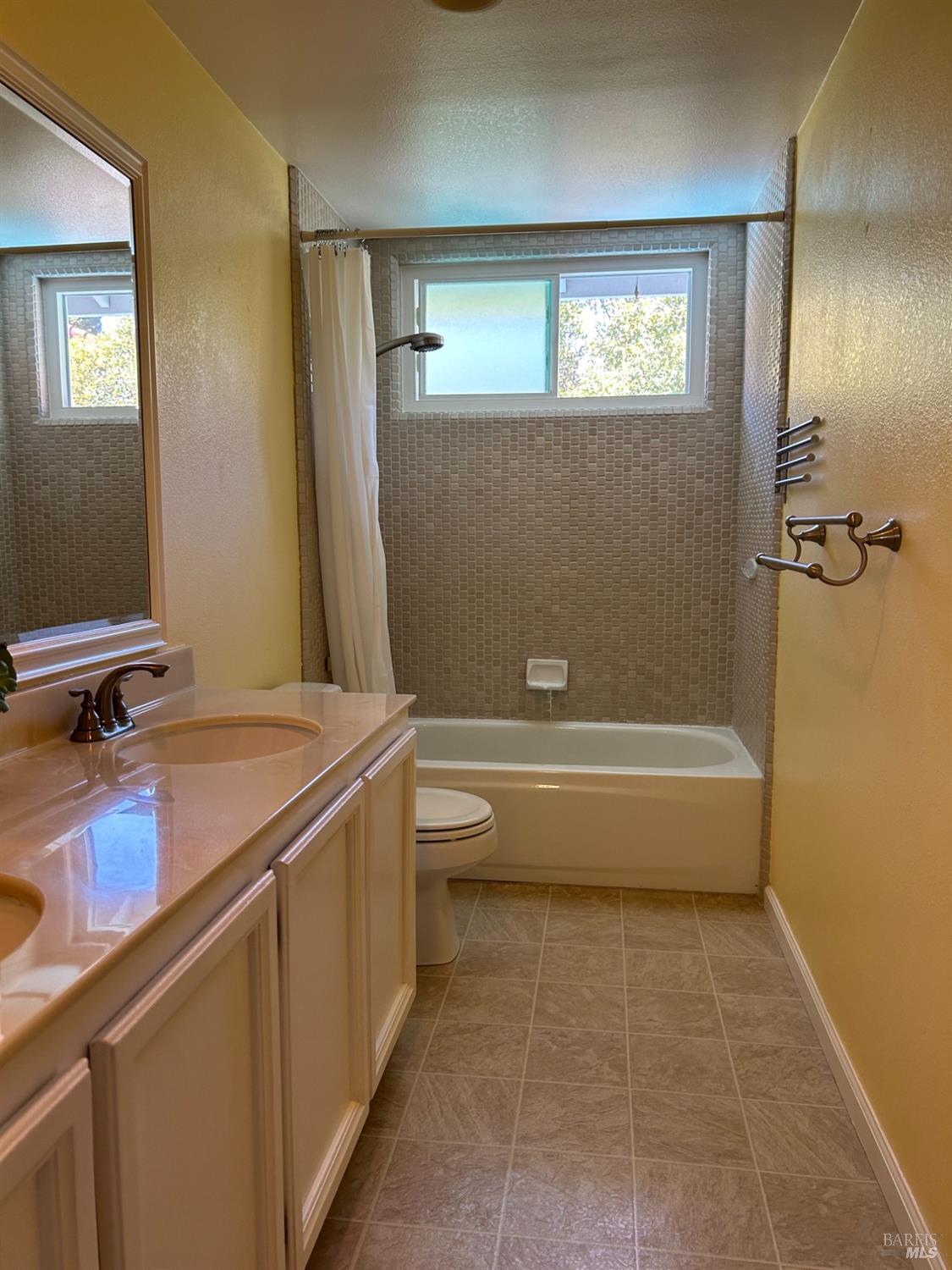 Detail Gallery Image 70 of 95 For 6 Paddock Ct, Pleasant Hill,  CA 94523 - 5 Beds | 2/1 Baths