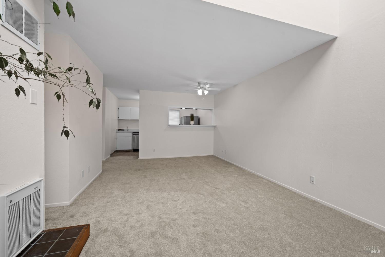 Detail Gallery Image 9 of 25 For Address Is Not Disclosed,  Oakland,  CA 94607 - 1 Beds | 1/1 Baths