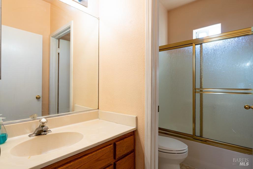 Detail Gallery Image 17 of 33 For 2341 Mikayla Dr, Santa Rosa,  CA 95403 - 4 Beds | 2/1 Baths