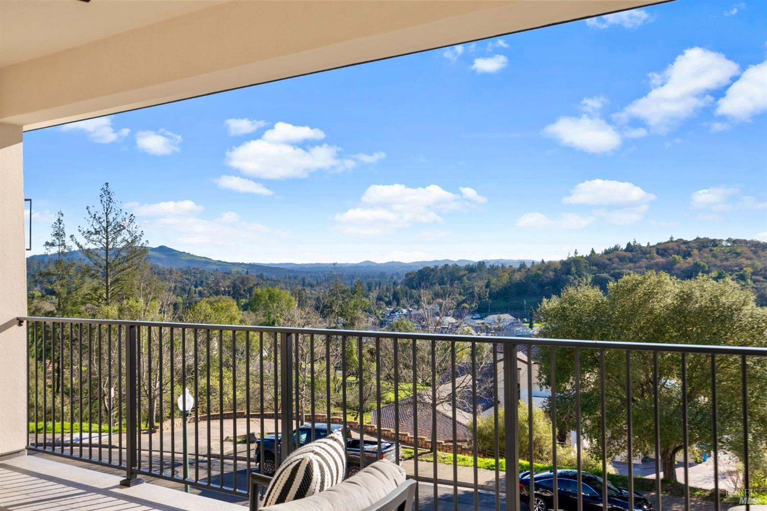 Detail Gallery Image 45 of 74 For 3657 Crown Hill Dr, Santa Rosa,  CA 95404 - 4 Beds | 3/1 Baths