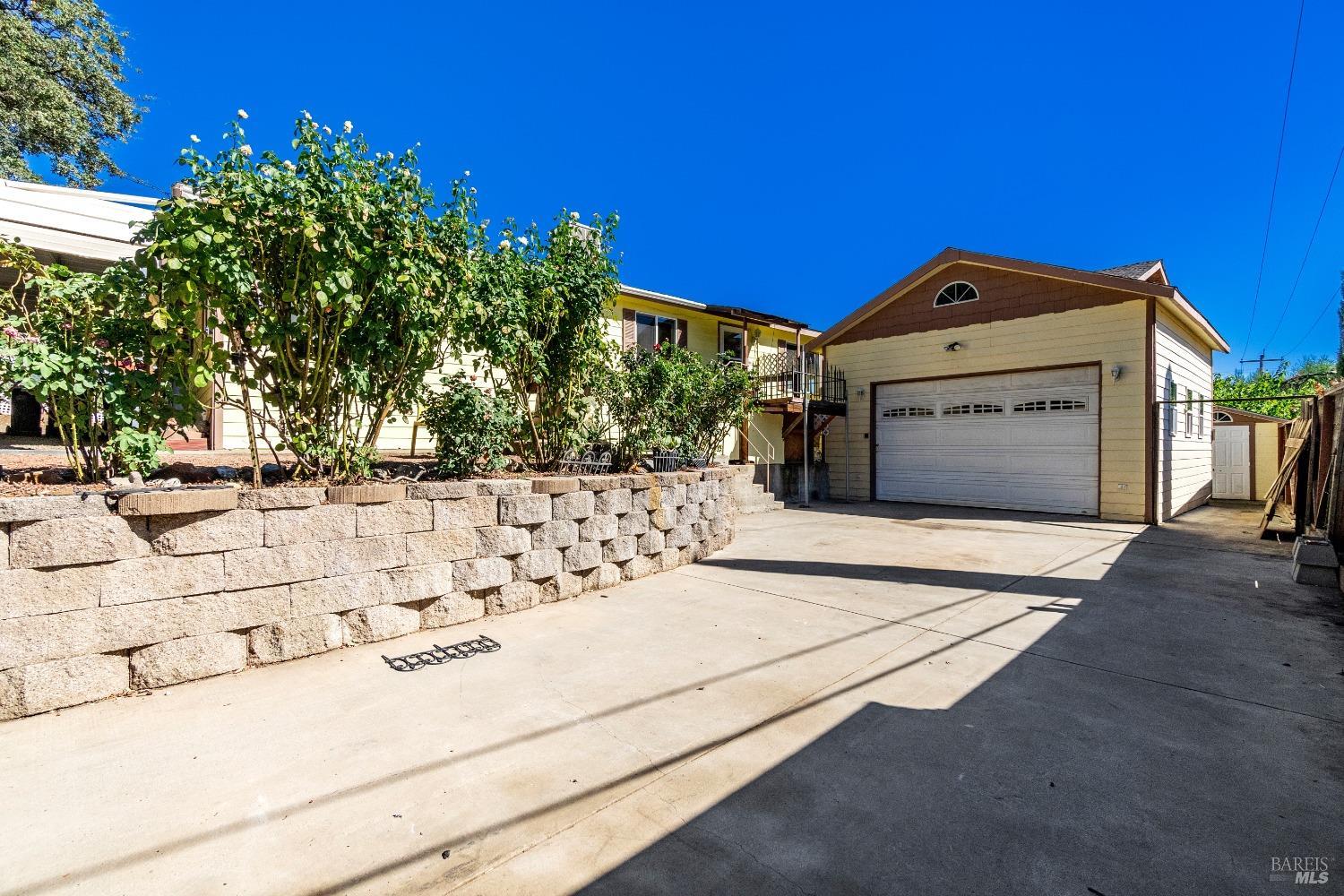 Detail Gallery Image 1 of 35 For 10015 Terry Dr, Clearlake Oaks,  CA 95423 - 3 Beds | 2 Baths