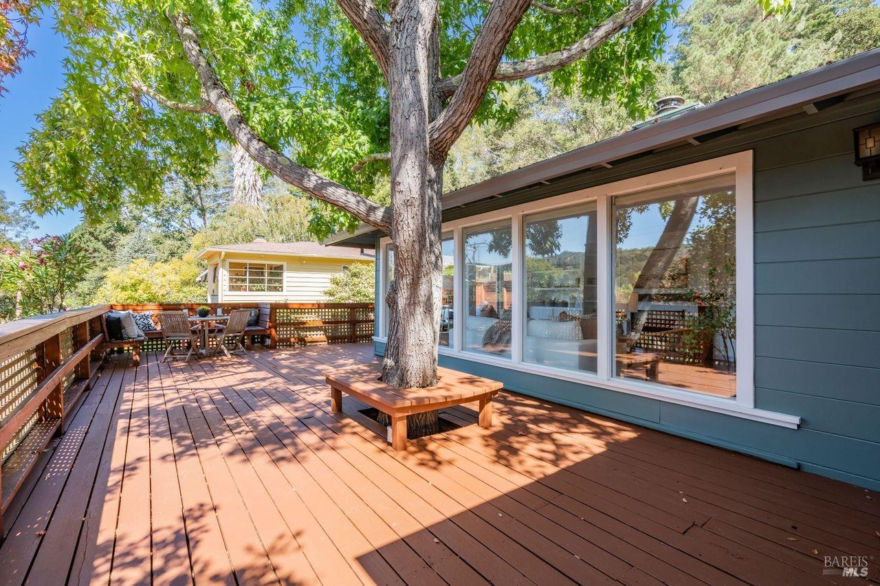 Detail Gallery Image 24 of 35 For 21 Pleasant Ln, San Rafael,  CA 94901 - 3 Beds | 2 Baths