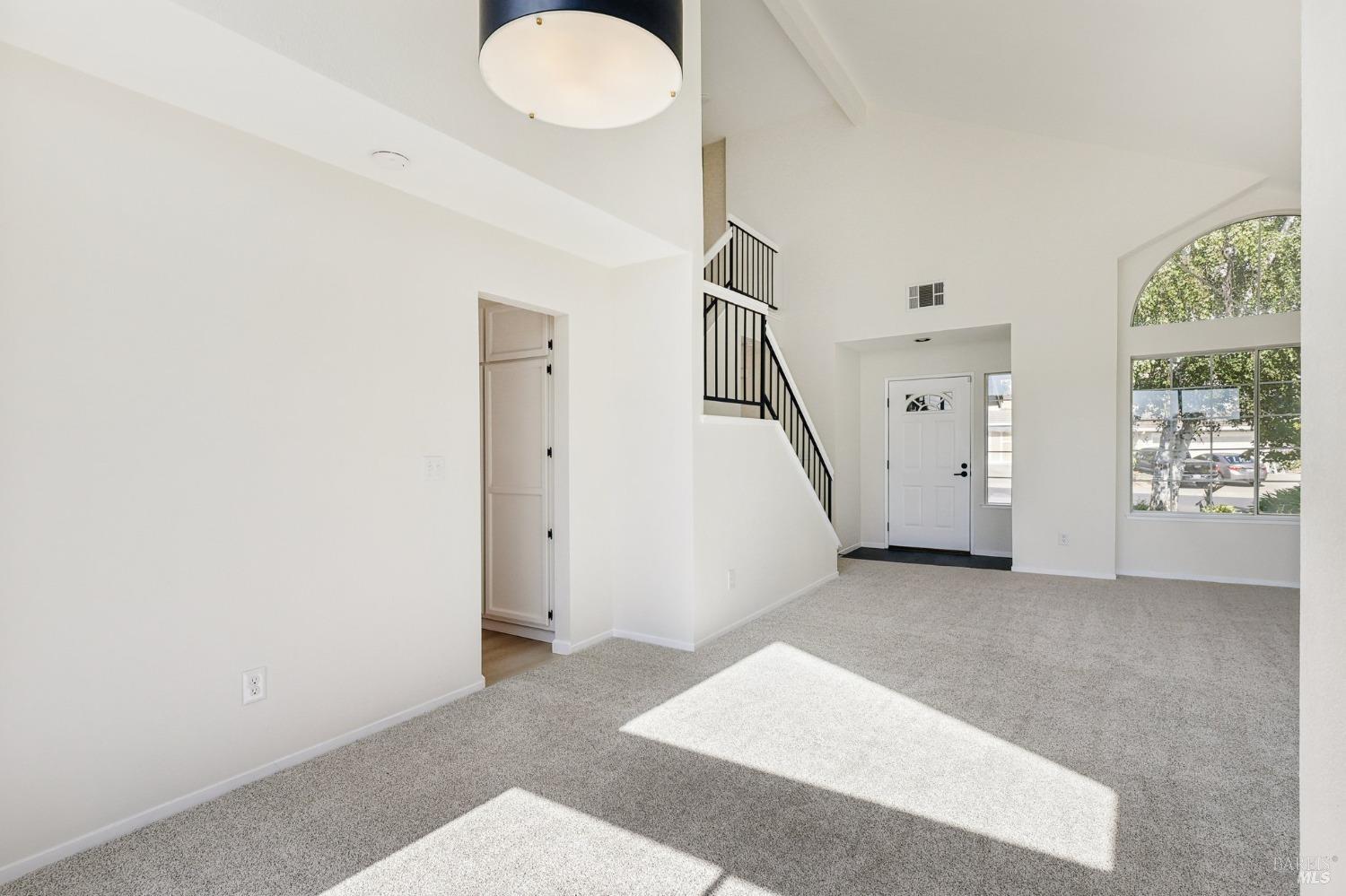 Detail Gallery Image 5 of 21 For 129 Sand Dollar Dr, Vallejo,  CA 94591 - 3 Beds | 2/1 Baths