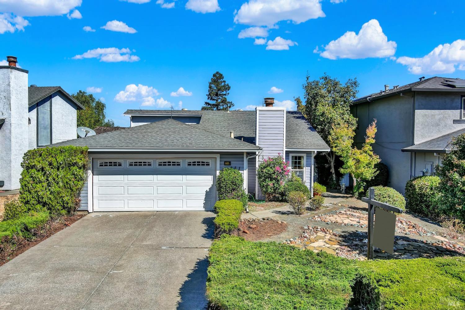 Detail Gallery Image 1 of 1 For 448 Woodhaven Dr, Vacaville,  CA 95687 - 3 Beds | 2 Baths