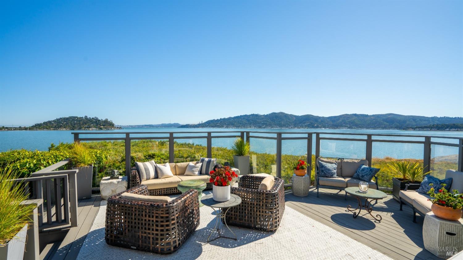 Detail Gallery Image 41 of 53 For 660 Tiburon Blvd, Tiburon,  CA 94920 - 3 Beds | 3 Baths