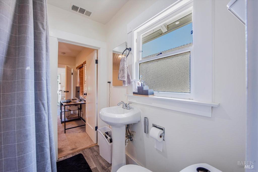 Detail Gallery Image 15 of 19 For 2849 62nd Ave, Oakland,  CA 94605 - 2 Beds | 1 Baths