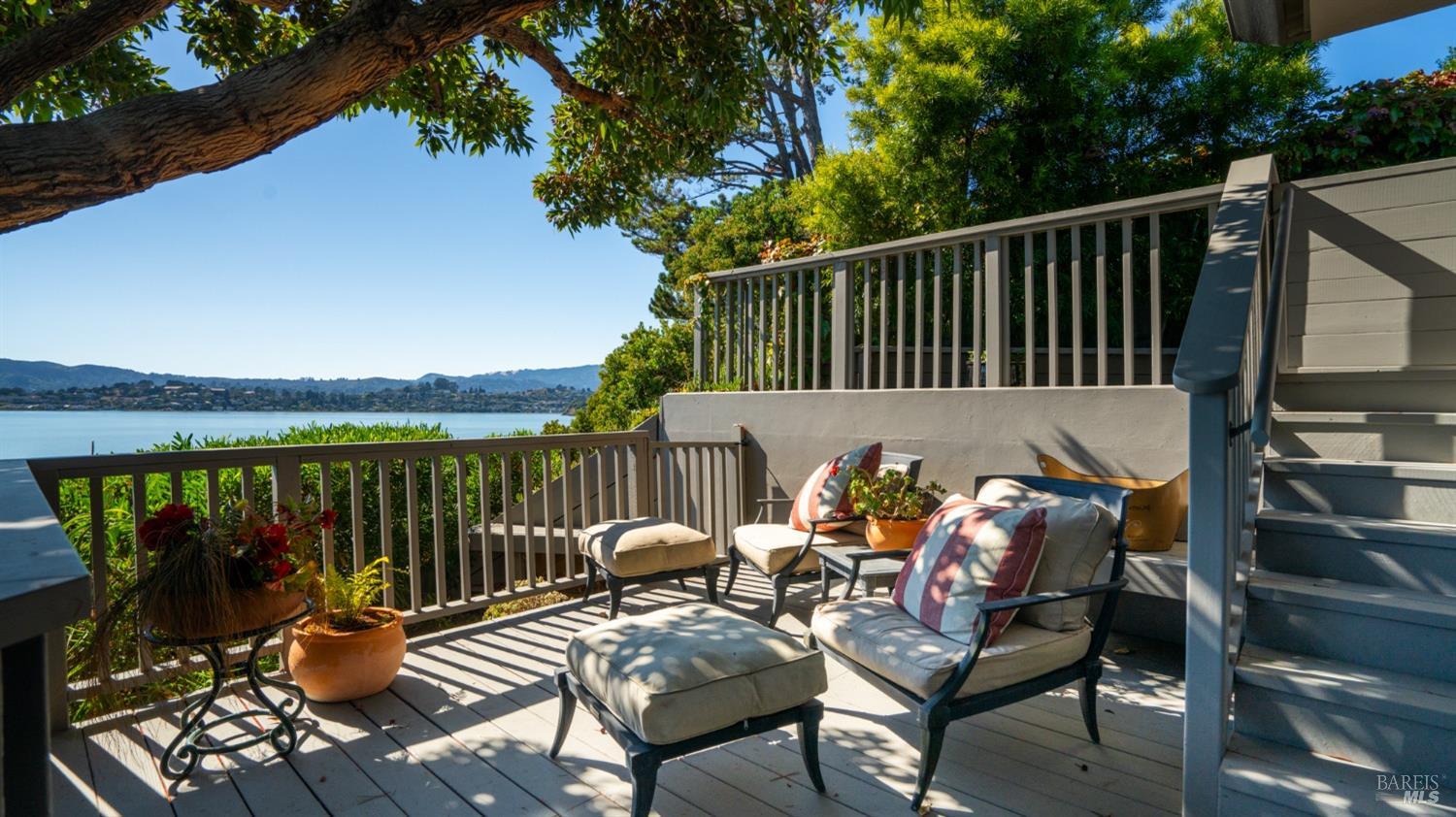 Detail Gallery Image 46 of 53 For 660 Tiburon Blvd, Tiburon,  CA 94920 - 3 Beds | 3 Baths