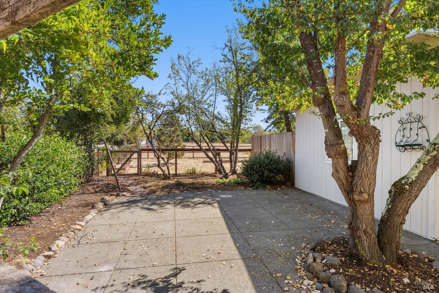 Detail Gallery Image 34 of 87 For 4344 Langner Ave, Santa Rosa,  CA 95407 - 7 Beds | 3/1 Baths