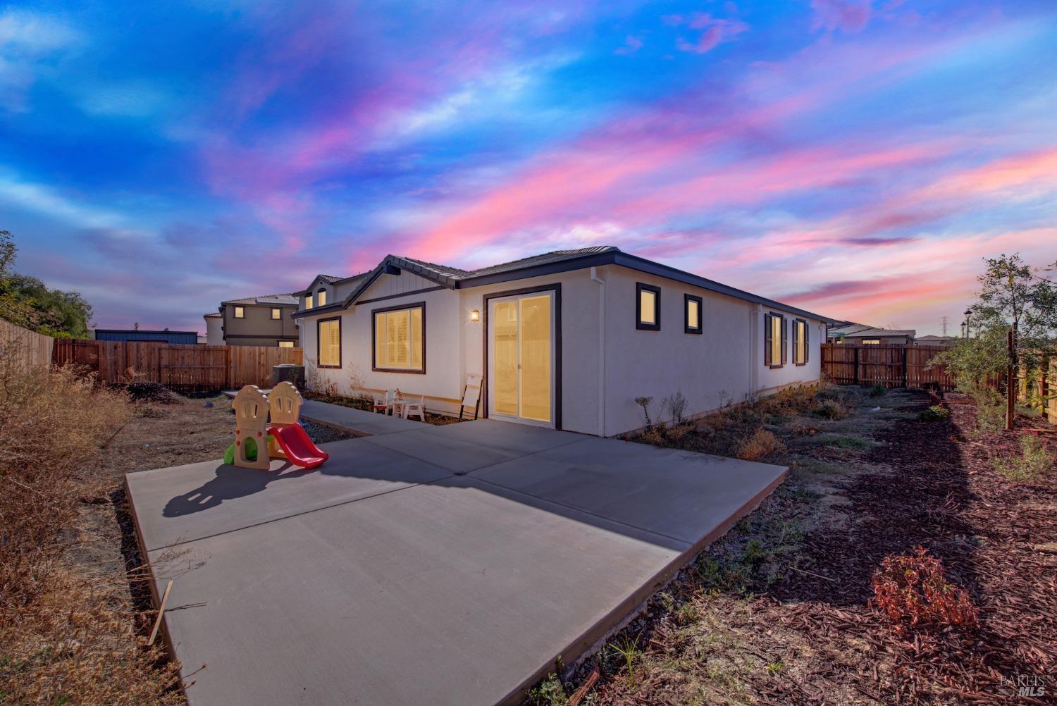 Detail Gallery Image 75 of 77 For 1000 Yateley Ct, Vacaville,  CA 95687 - 4 Beds | 2/1 Baths