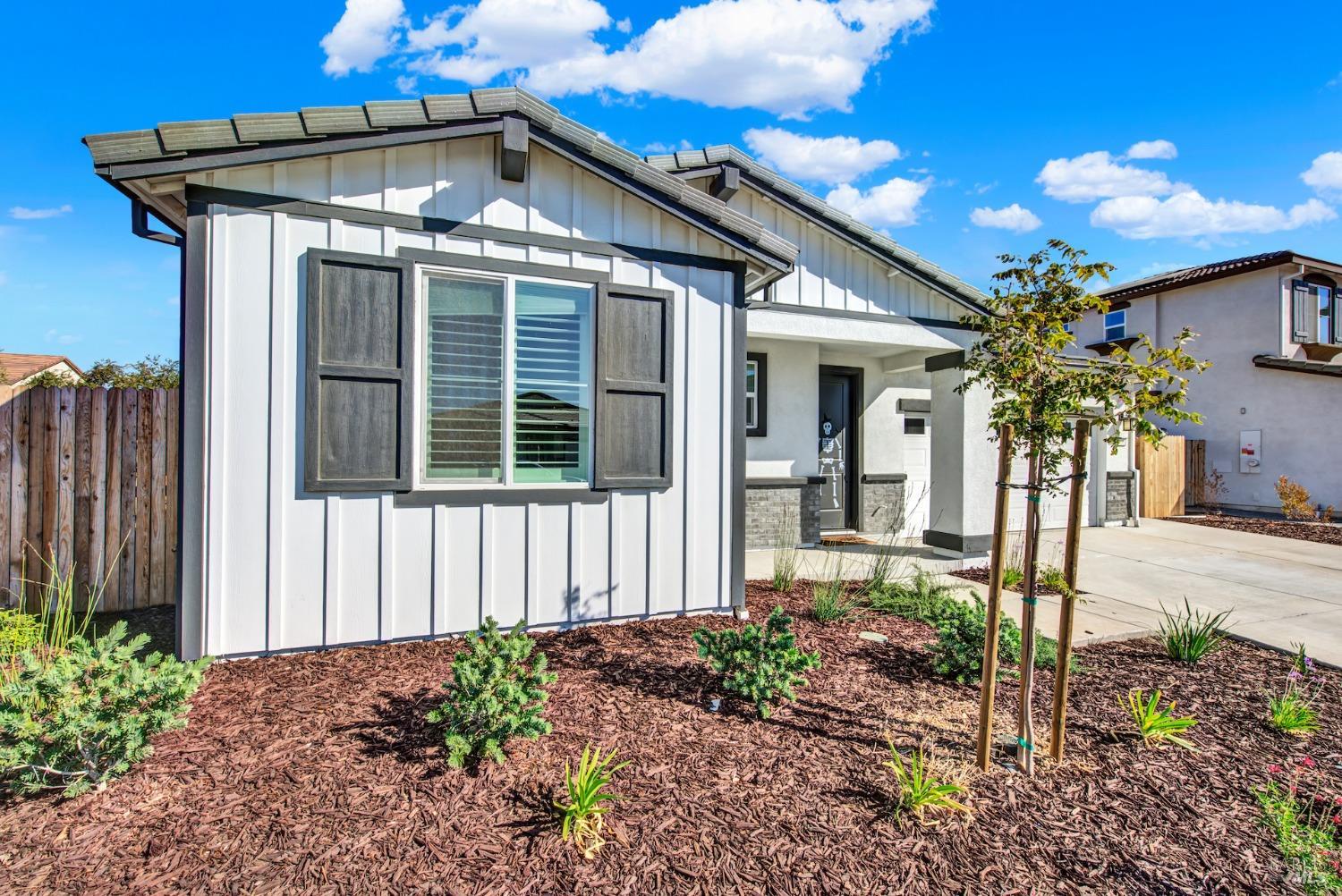 Detail Gallery Image 7 of 77 For 1000 Yateley Ct, Vacaville,  CA 95687 - 4 Beds | 2/1 Baths