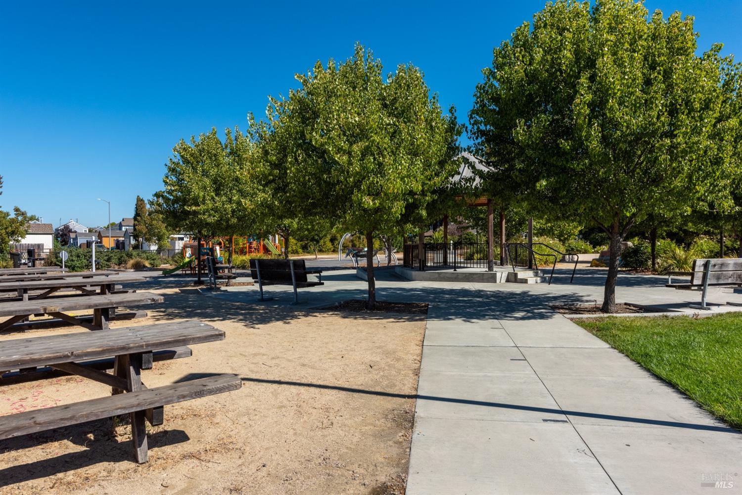 Detail Gallery Image 37 of 44 For 560 Horizon Way, Santa Rosa,  CA 95407 - 3 Beds | 2/1 Baths