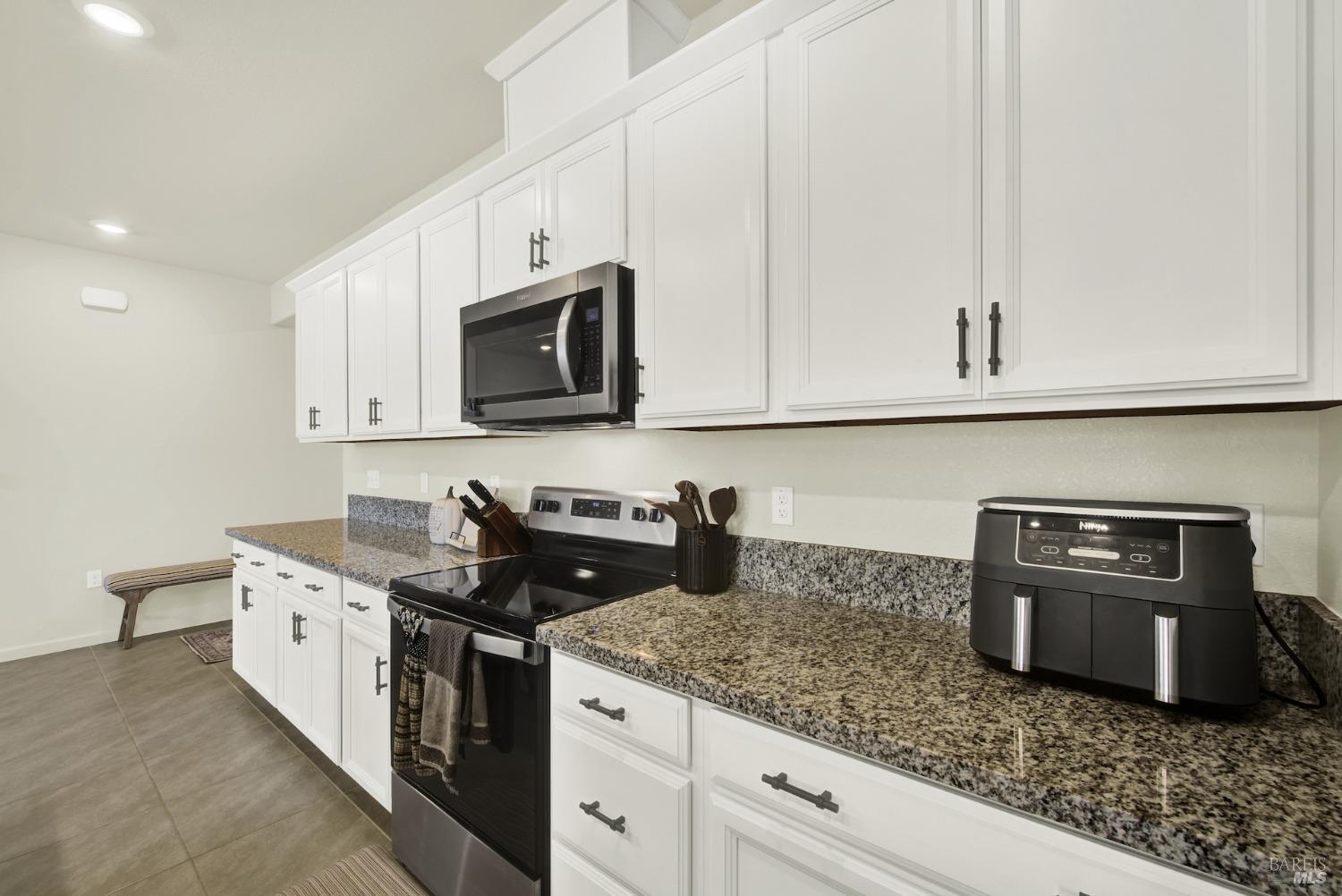 Detail Gallery Image 38 of 77 For 1000 Yateley Ct, Vacaville,  CA 95687 - 4 Beds | 2/1 Baths