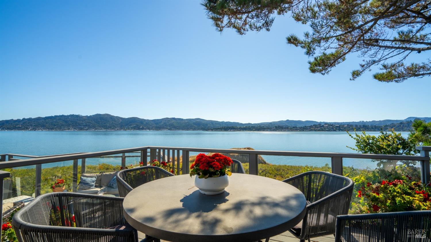 Detail Gallery Image 44 of 53 For 660 Tiburon Blvd, Tiburon,  CA 94920 - 3 Beds | 3 Baths