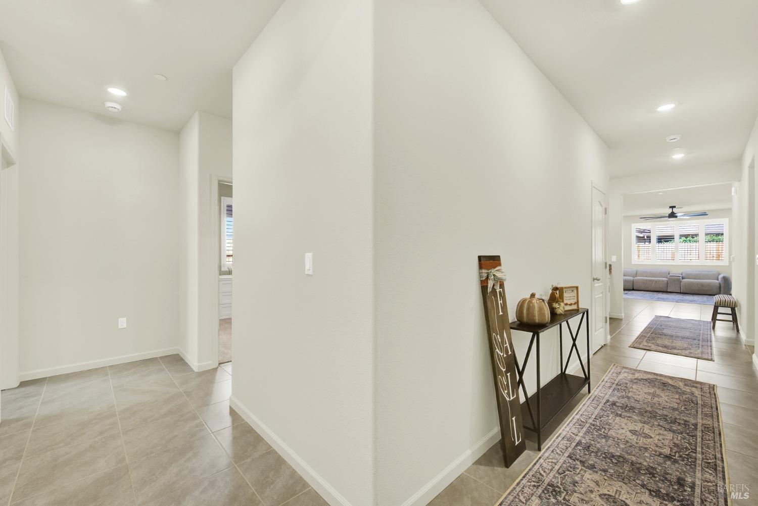 Detail Gallery Image 15 of 77 For 1000 Yateley Ct, Vacaville,  CA 95687 - 4 Beds | 2/1 Baths