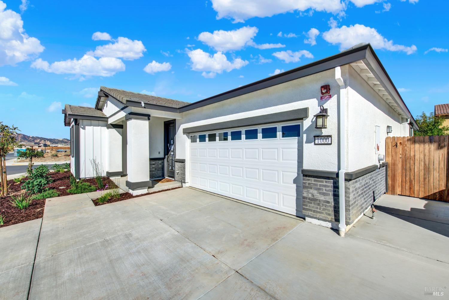 Detail Gallery Image 4 of 77 For 1000 Yateley Ct, Vacaville,  CA 95687 - 4 Beds | 2/1 Baths