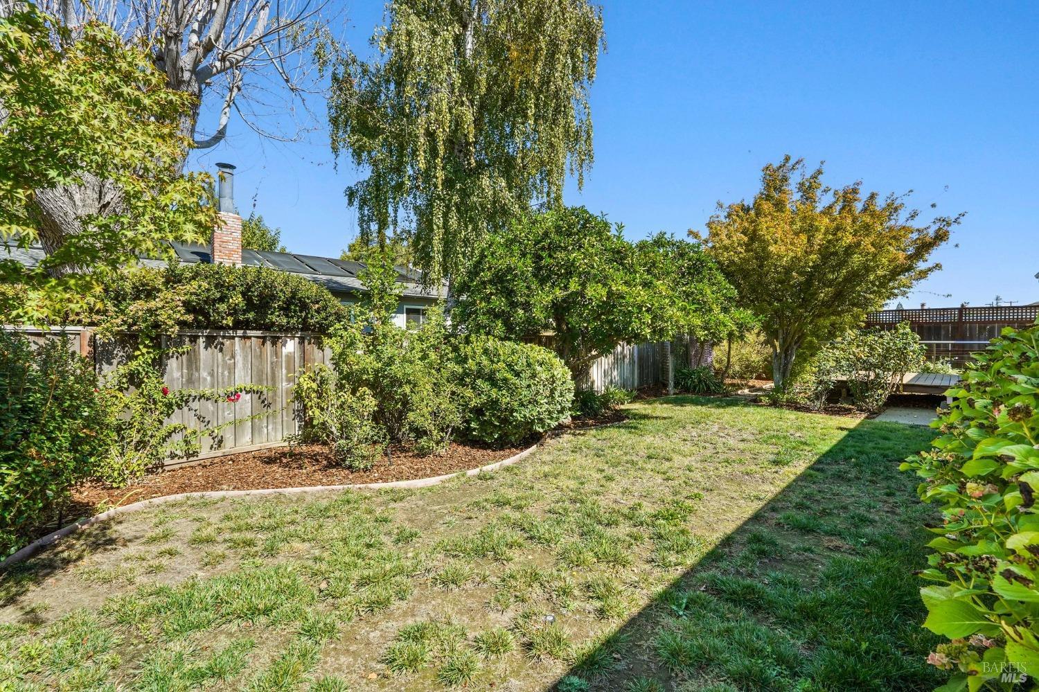 Detail Gallery Image 24 of 33 For 472 via Del Plano Unkn, Novato,  CA 94949 - 4 Beds | 2 Baths