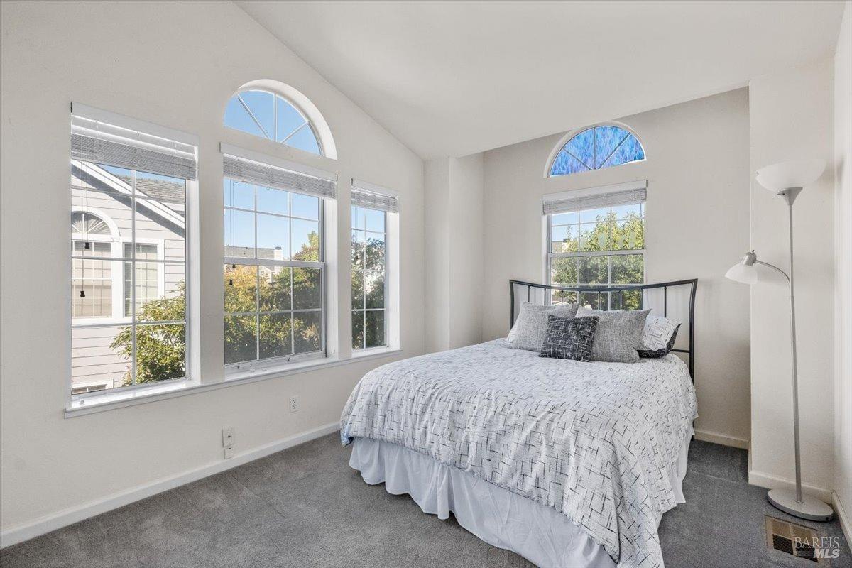 Detail Gallery Image 23 of 34 For 452 Feldspar Ln, Santa Rosa,  CA 95407 - 3 Beds | 2/1 Baths