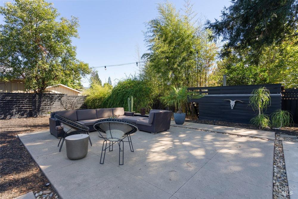 Detail Gallery Image 36 of 58 For 1325 Hillview Pl, Saint Helena,  CA 94574 - 4 Beds | 3/1 Baths