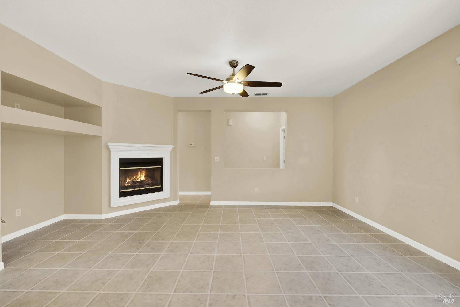 Detail Gallery Image 21 of 78 For 4743 Hummingbird Dr, Fairfield,  CA 94534 - 5 Beds | 3/1 Baths