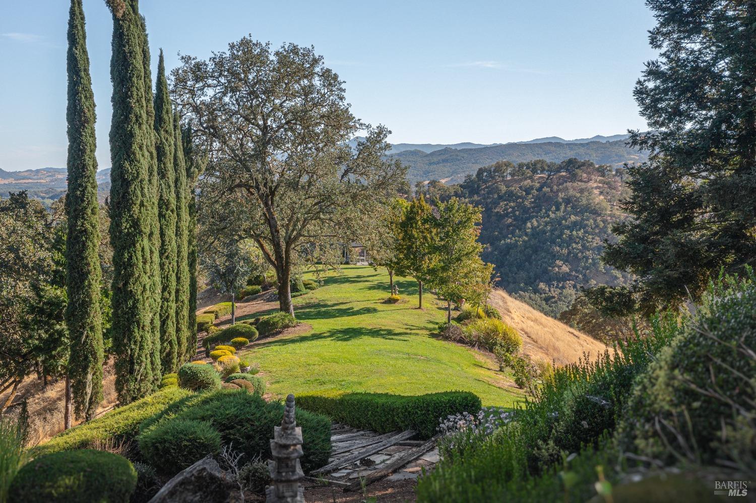 Detail Gallery Image 36 of 43 For 241 Henry Station Rd, Ukiah,  CA 95482 - 3 Beds | 3 Baths