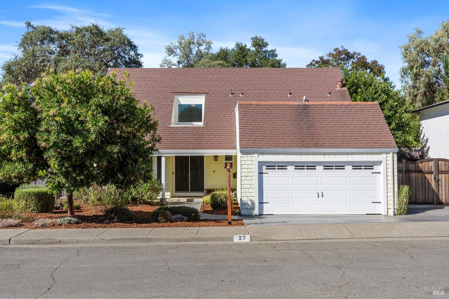 Detail Gallery Image 1 of 1 For 27 Andreas Cir, Novato,  CA 94945 - 4 Beds | 2/1 Baths