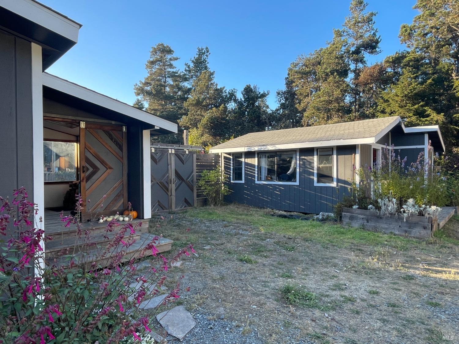 Detail Gallery Image 1 of 1 For 30850 Turner Rd, Fort Bragg,  CA 95437 - 3 Beds | 2 Baths