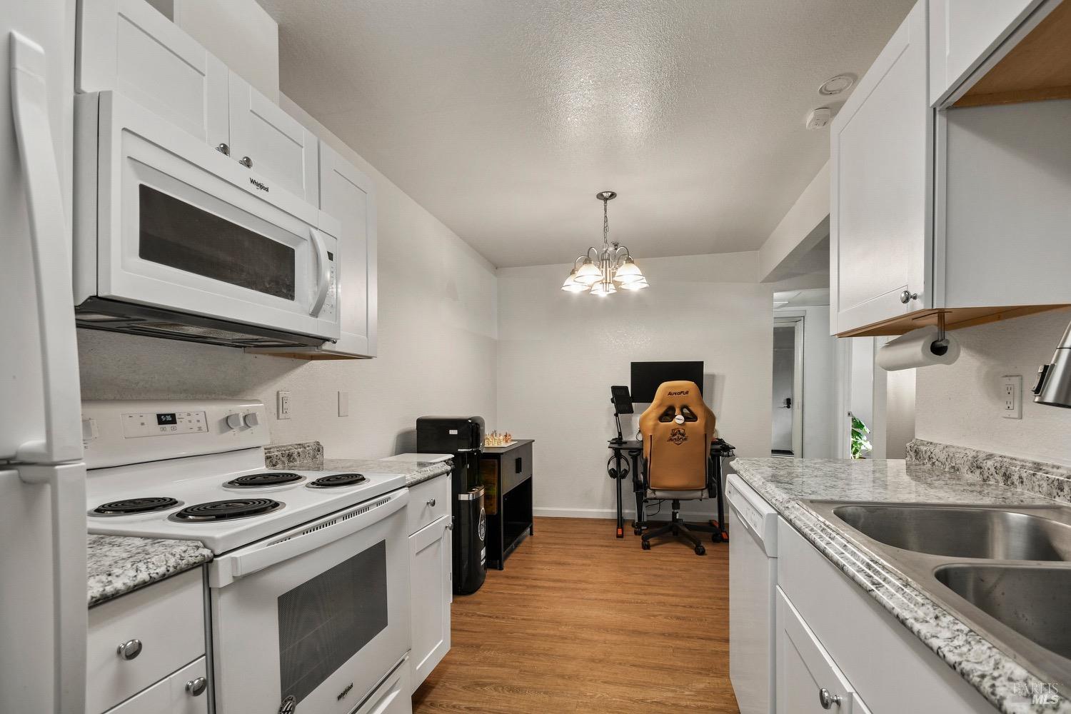 Detail Gallery Image 9 of 19 For 668 Arcadia Dr, Vacaville,  CA 95687 - 1 Beds | 1 Baths