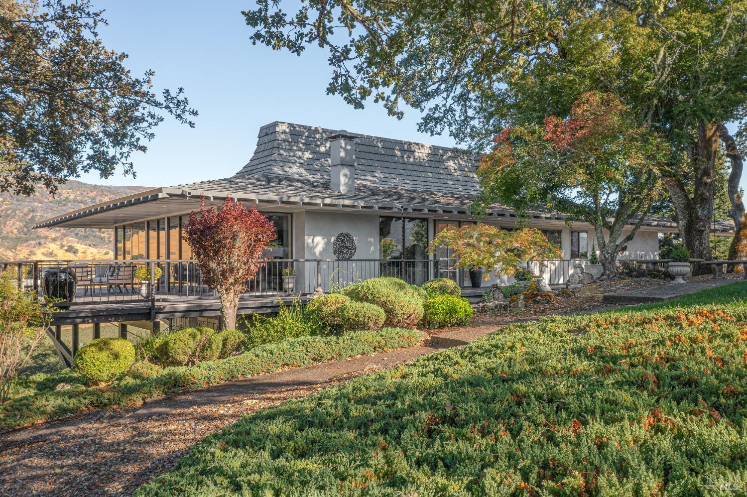 Detail Gallery Image 8 of 43 For 241 Henry Station Rd, Ukiah,  CA 95482 - 3 Beds | 3 Baths