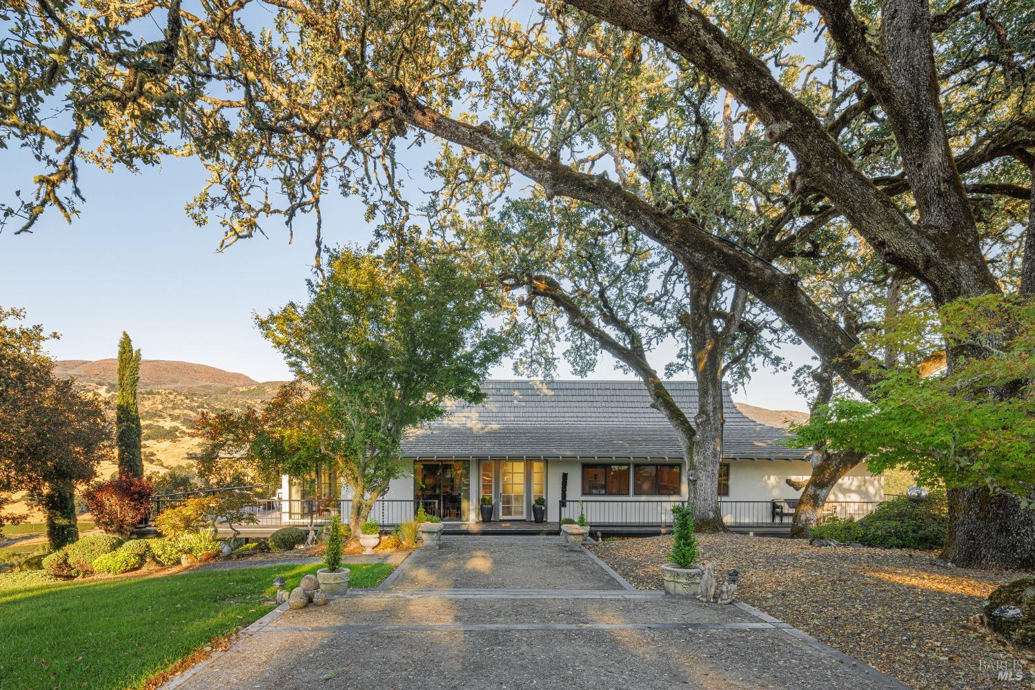 Detail Gallery Image 6 of 43 For 241 Henry Station Rd, Ukiah,  CA 95482 - 3 Beds | 3 Baths