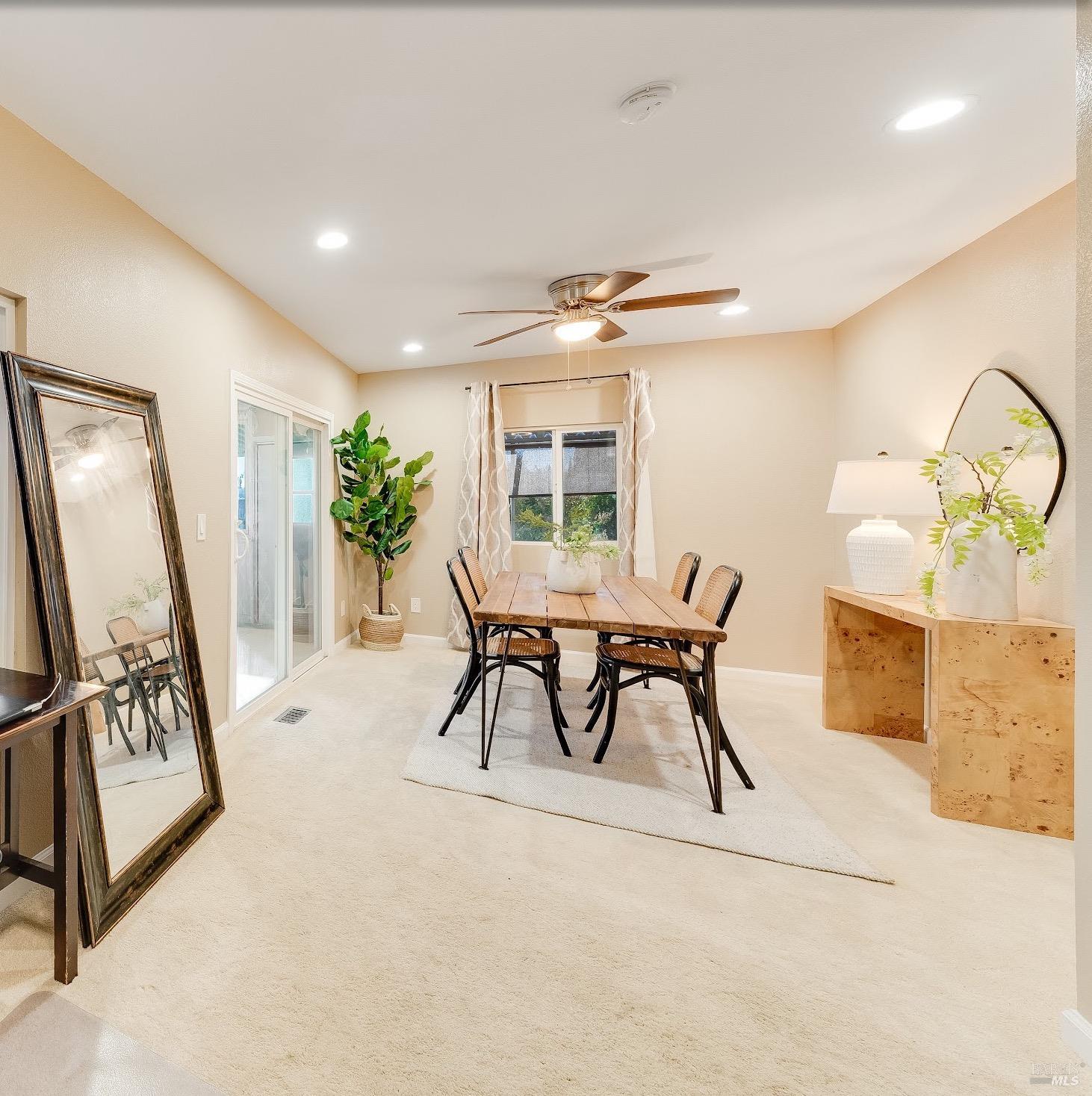 Detail Gallery Image 13 of 31 For 183 Lemon Tree Cir, Vacaville,  CA 95687 - 2 Beds | 2 Baths