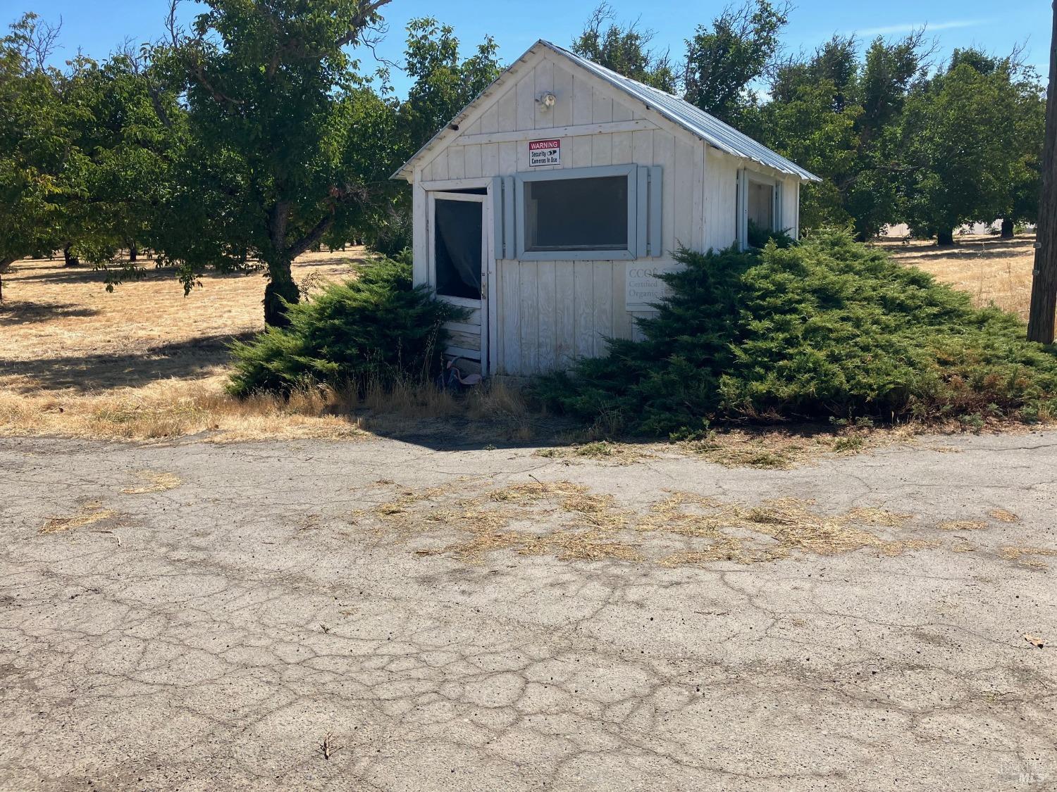 Detail Gallery Image 3 of 24 For 1010 Argonaut Rd, Kelseyville,  CA 95453 - 3 Beds | 1 Baths