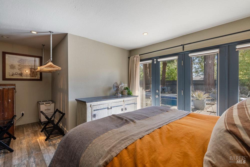 Detail Gallery Image 16 of 58 For 1325 Hillview Pl, Saint Helena,  CA 94574 - 4 Beds | 3/1 Baths