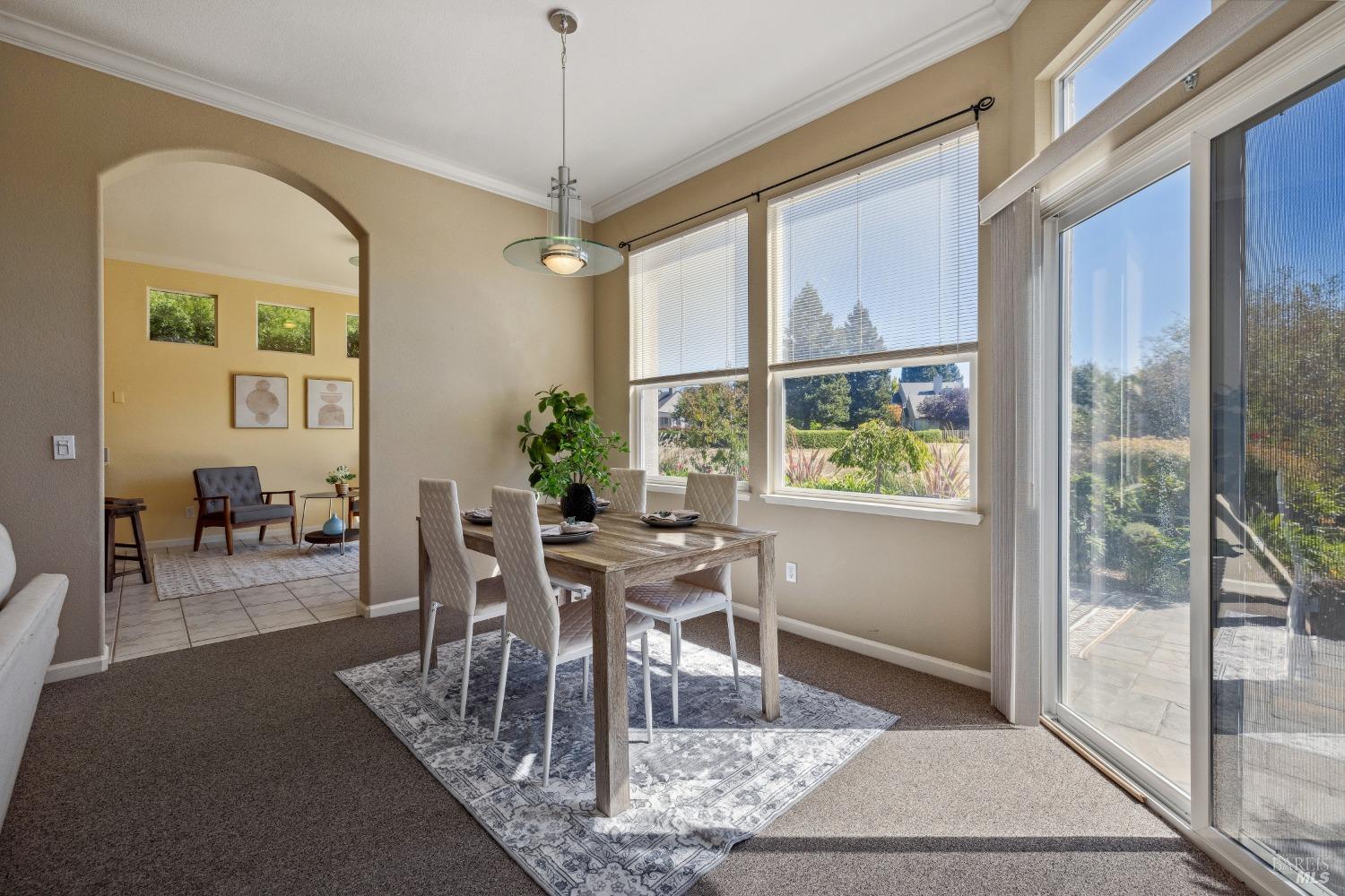 Detail Gallery Image 9 of 39 For 2029 Falcon Ridge Dr, Petaluma,  CA 94954 - 3 Beds | 2 Baths