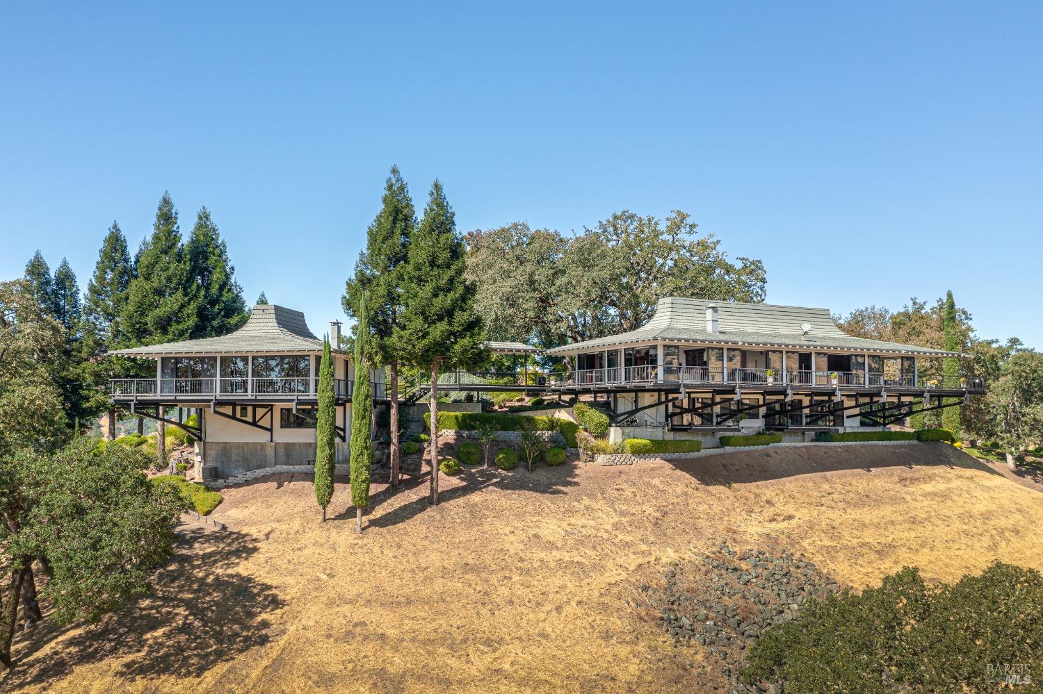 Detail Gallery Image 2 of 43 For 241 Henry Station Rd, Ukiah,  CA 95482 - 3 Beds | 3 Baths