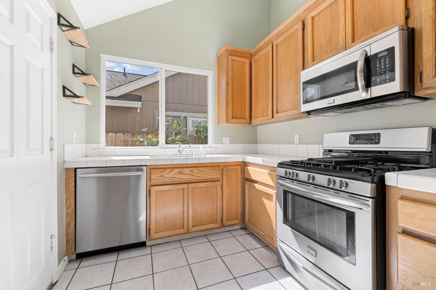 Detail Gallery Image 20 of 41 For 2336 San Miguel Pl, Santa Rosa,  CA 95403 - 3 Beds | 2 Baths