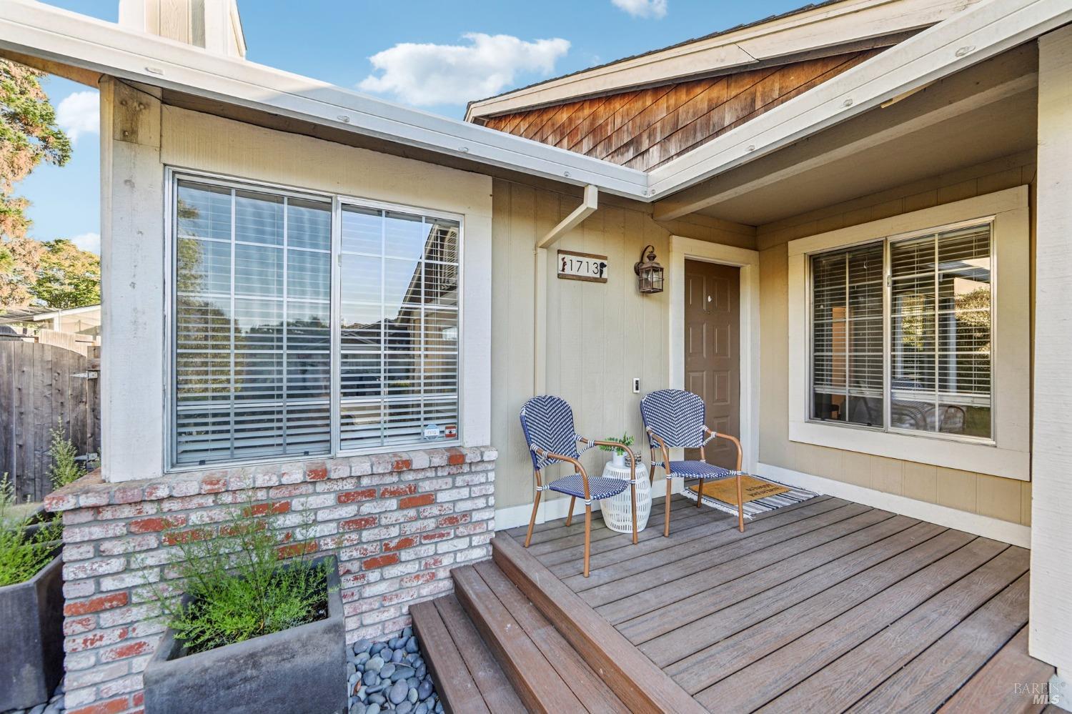 Detail Gallery Image 7 of 47 For 1713 Deneb Ln, Petaluma,  CA 94954 - 3 Beds | 2 Baths